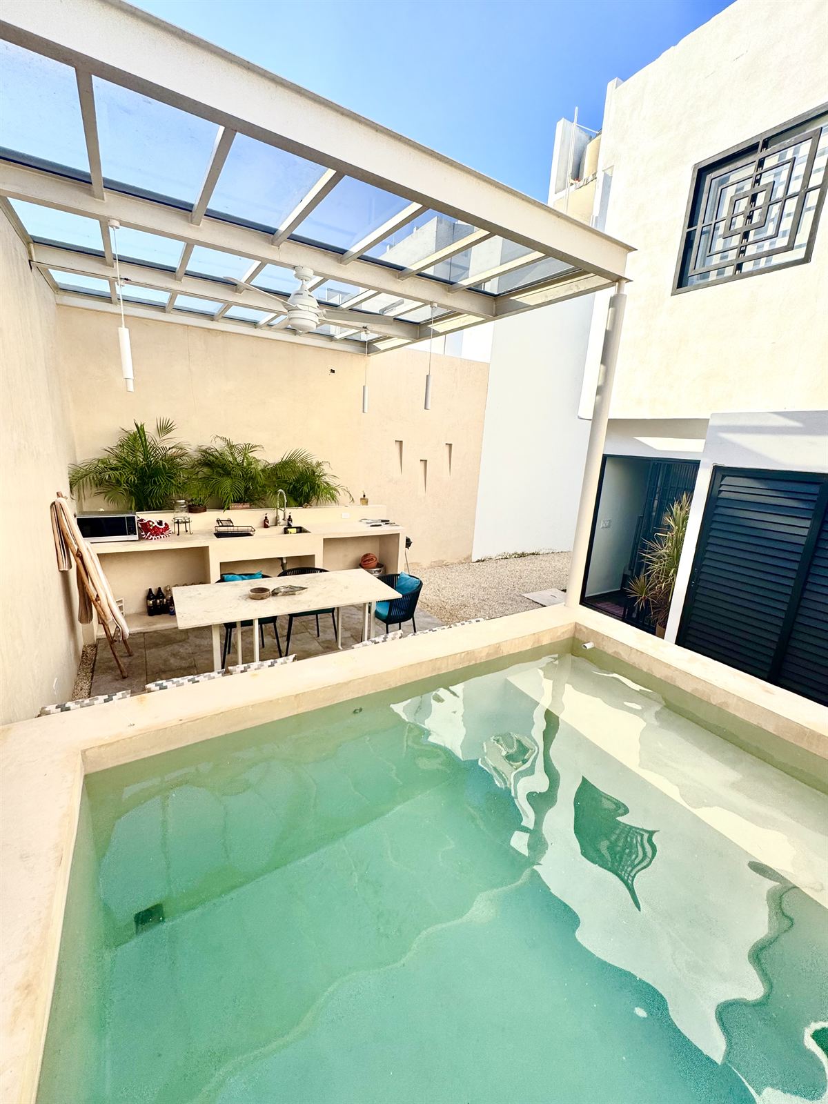 Terraza de Casa Peltre, de día